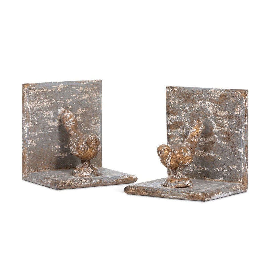 Vintage metal bird bookends with a rustic finish, crafted from solid iron, evoke classic charm and elegance for home decor.