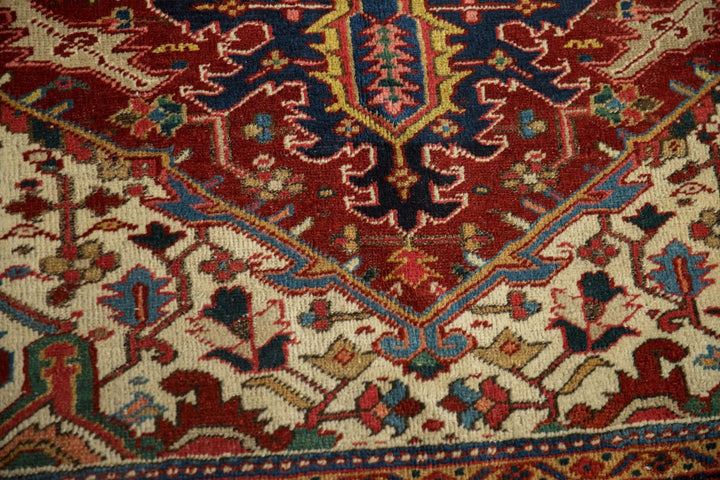 1940s Vintage Persian Heriz Carpet with Turtle Samovar Border