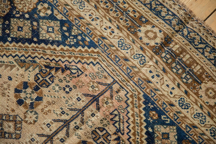 1940s Vintage Persian Qashqai Carpet with Tribal Medallion