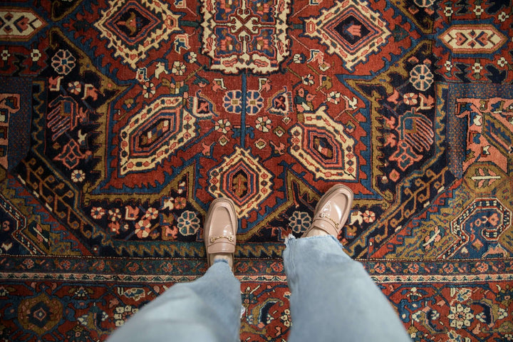 1950s Vintage Persian Heriz Carpet with Turtle Samovar Border