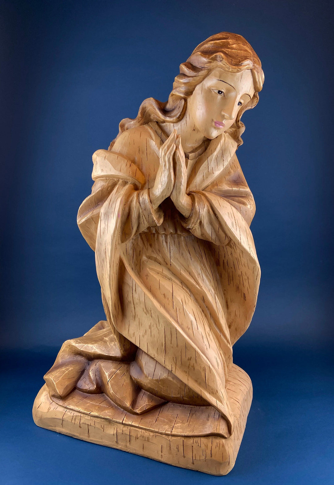 30" Statue of Virgin Mary. Praying Madonna. Wood Like Texture & Color. Religious Figure. Nativity Scene. Place of Worship, Shrine Statue.