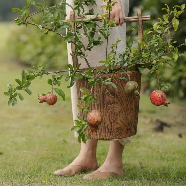 Old-fashioned Wooden Round Bucket Planter