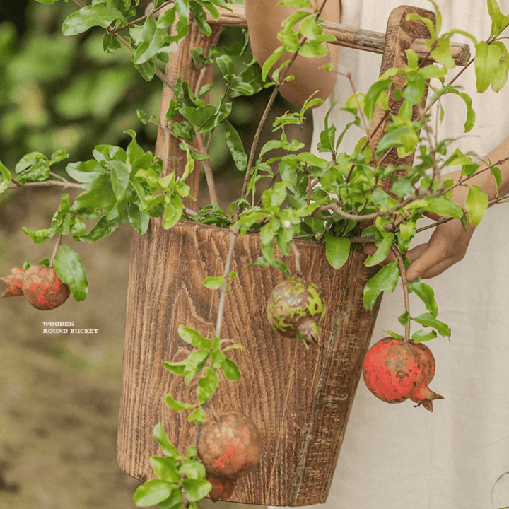 Old-fashioned Wooden Round Bucket Planter