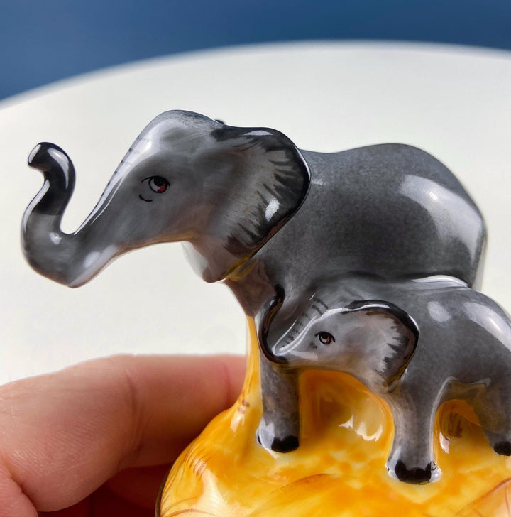 Mom and Baby Elephants Vintage Retired Limoges Miniature Box. Collectible Porcelain & Brass Trinket Ring Pill Box. African Safari Design.