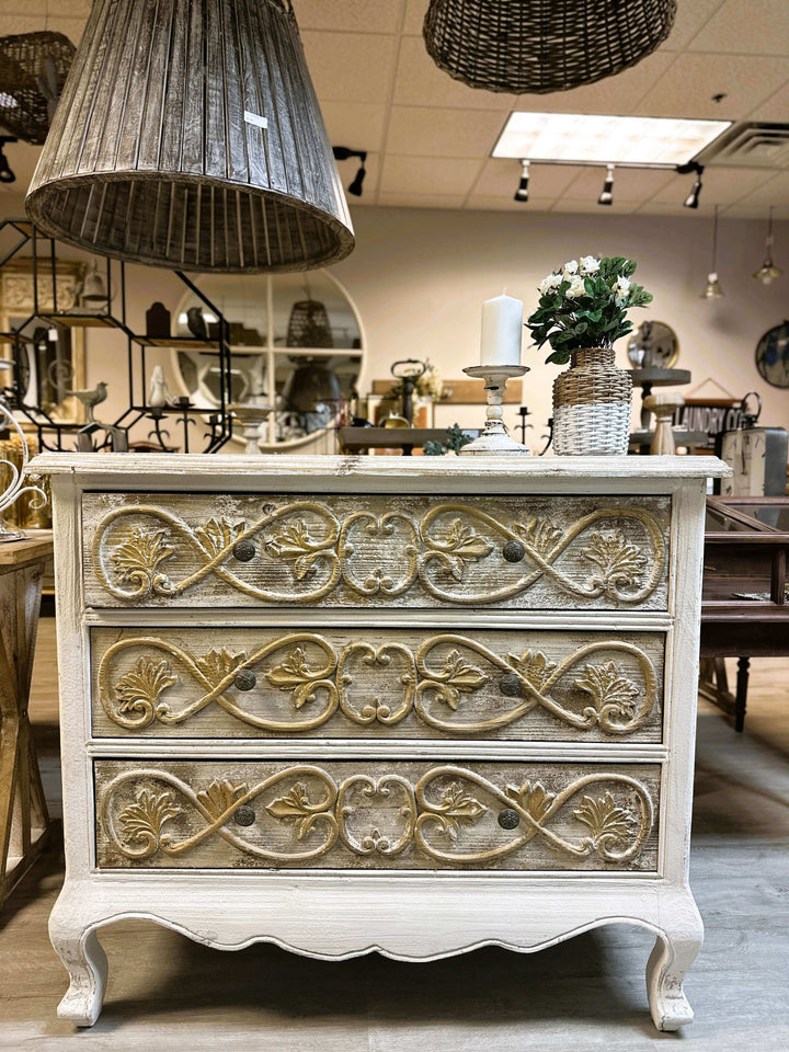 Vintage French Provincial Dresser