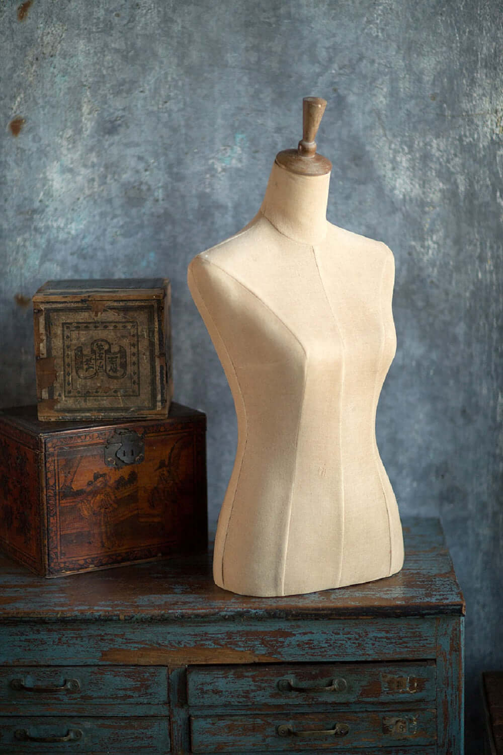 Vintage Female Dress Form Mannequin Vintage Female Dress Form Mannequin