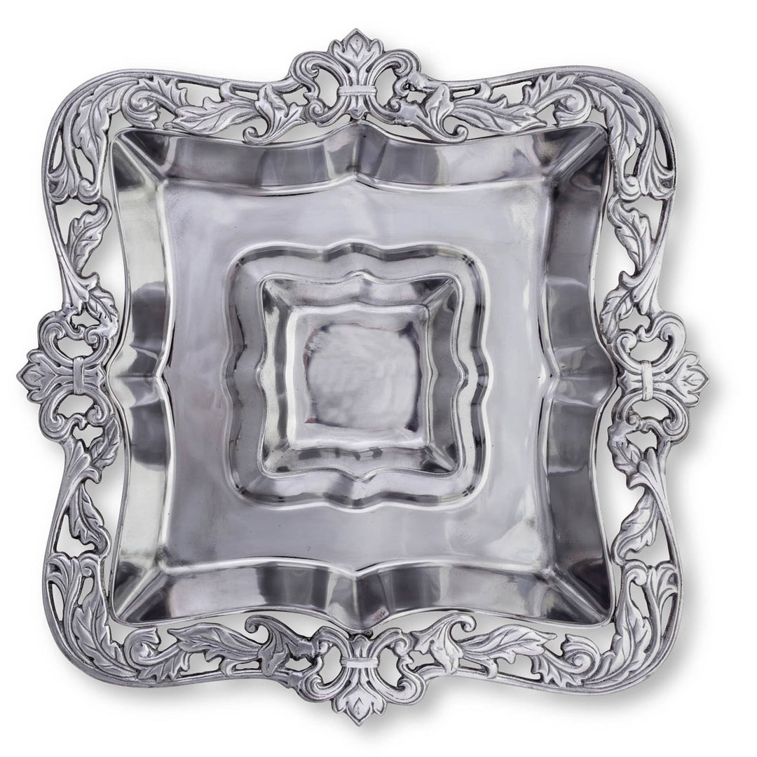 Acanthus Chip and Dip