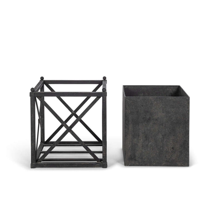 Small Metal Estate Planter, Noir