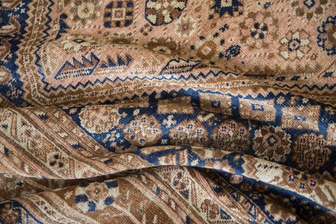 1940s Vintage Persian Qashqai Carpet with Tribal Medallion