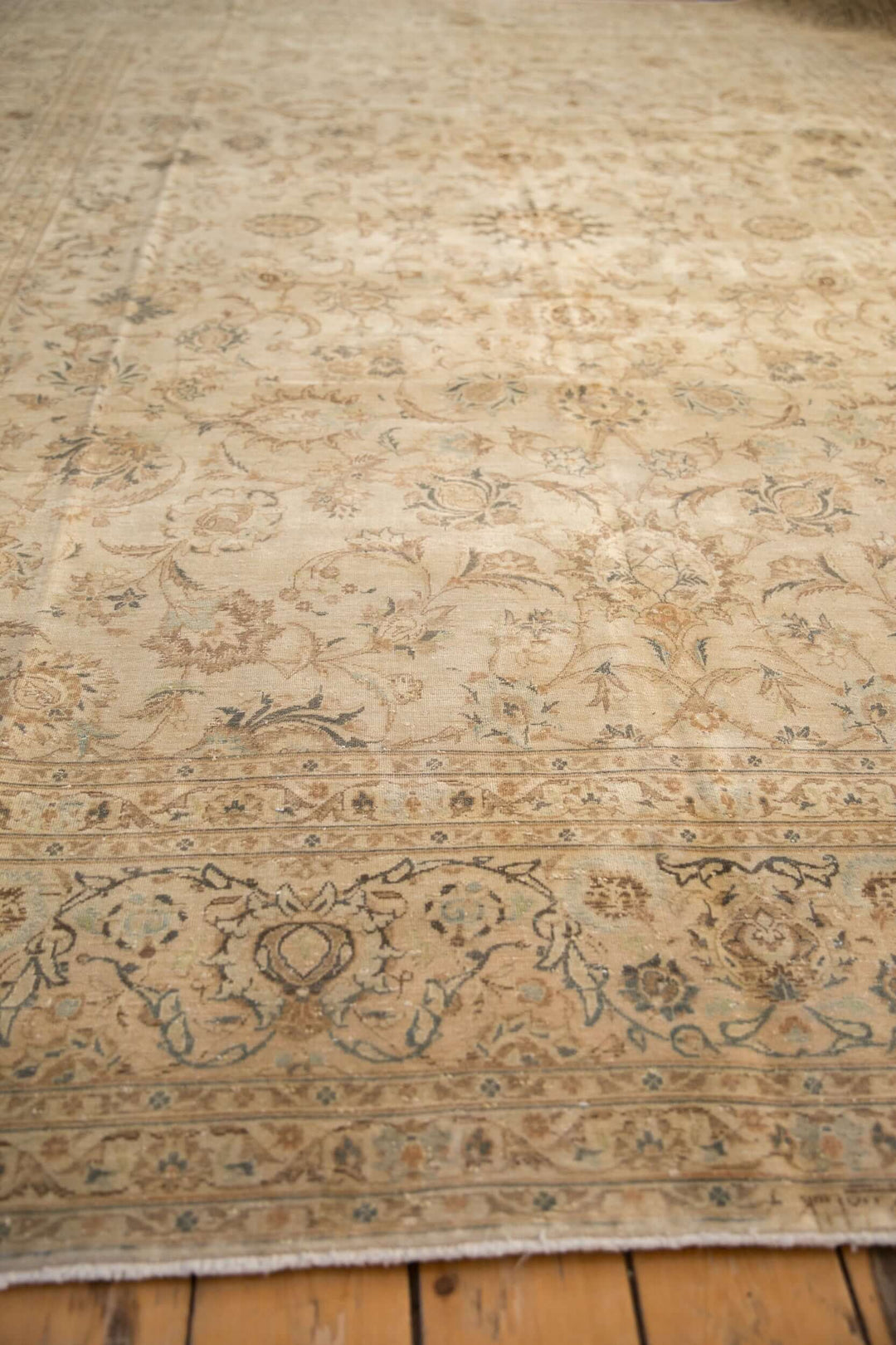 Hand-Knotted 1950s Persian Kashan Carpet