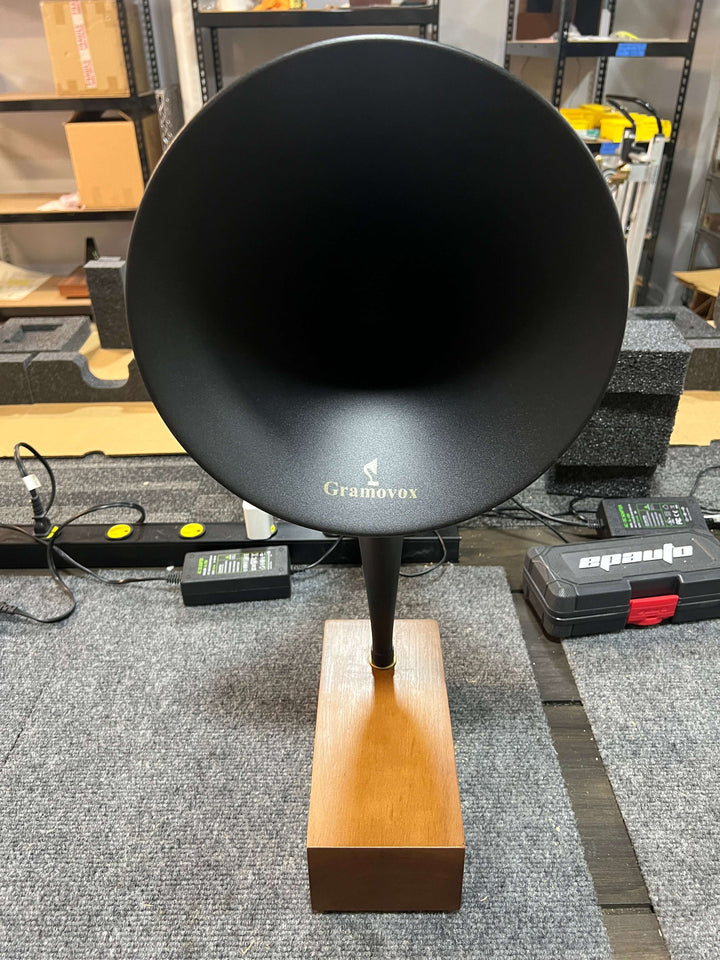 Front view of the stylish Gramovox Bluetooth Gramophone Speaker with vintage design and modern acoustic technology.