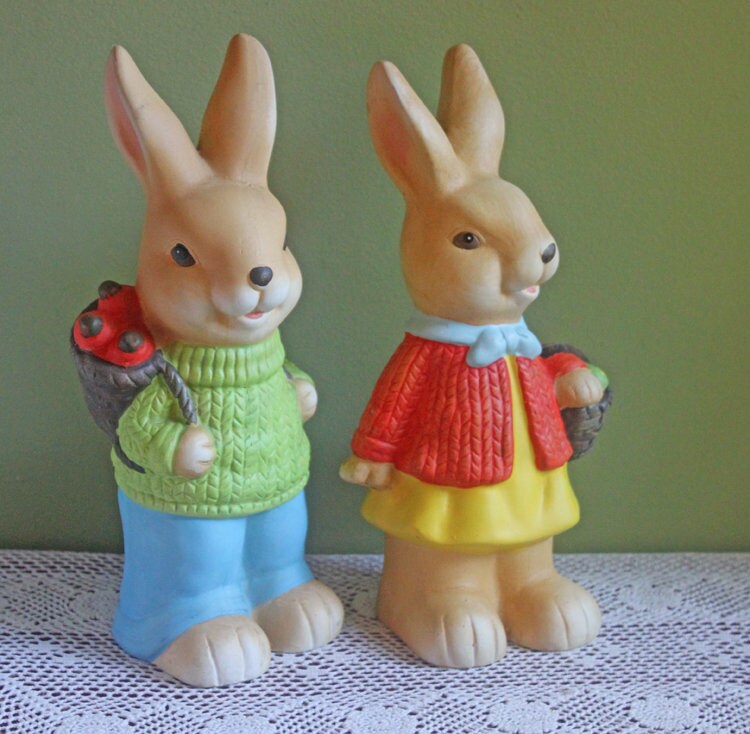 Vintage Bunny Figurines. Pair of Hand Painted Porcelain Rabbits. Spring and Easter Celebration. Collectible Figurines.