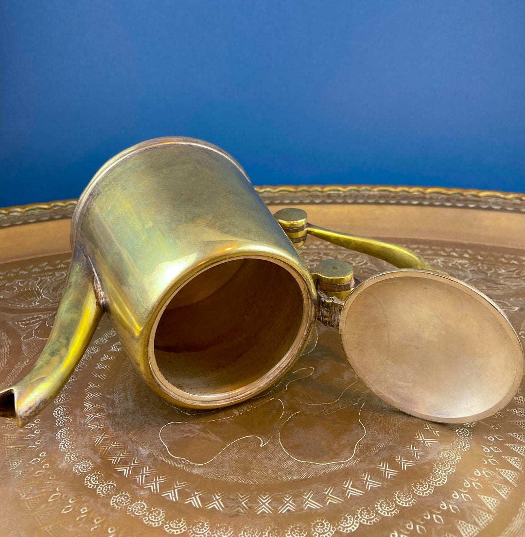 Antique Brass TeaPot or Coffee Pot. Vintage Gifts. Decorative handle and heavy brass design for kitchen and dining decor.