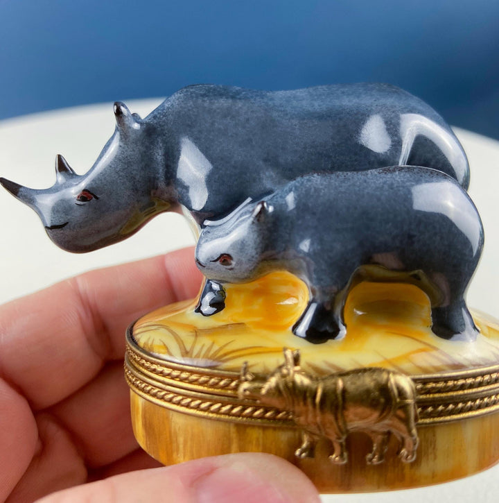 Mom and Baby Elephants Vintage Retired Limoges Miniature Box. Collectible Porcelain & Brass Trinket Ring Pill Box. African Safari Design.