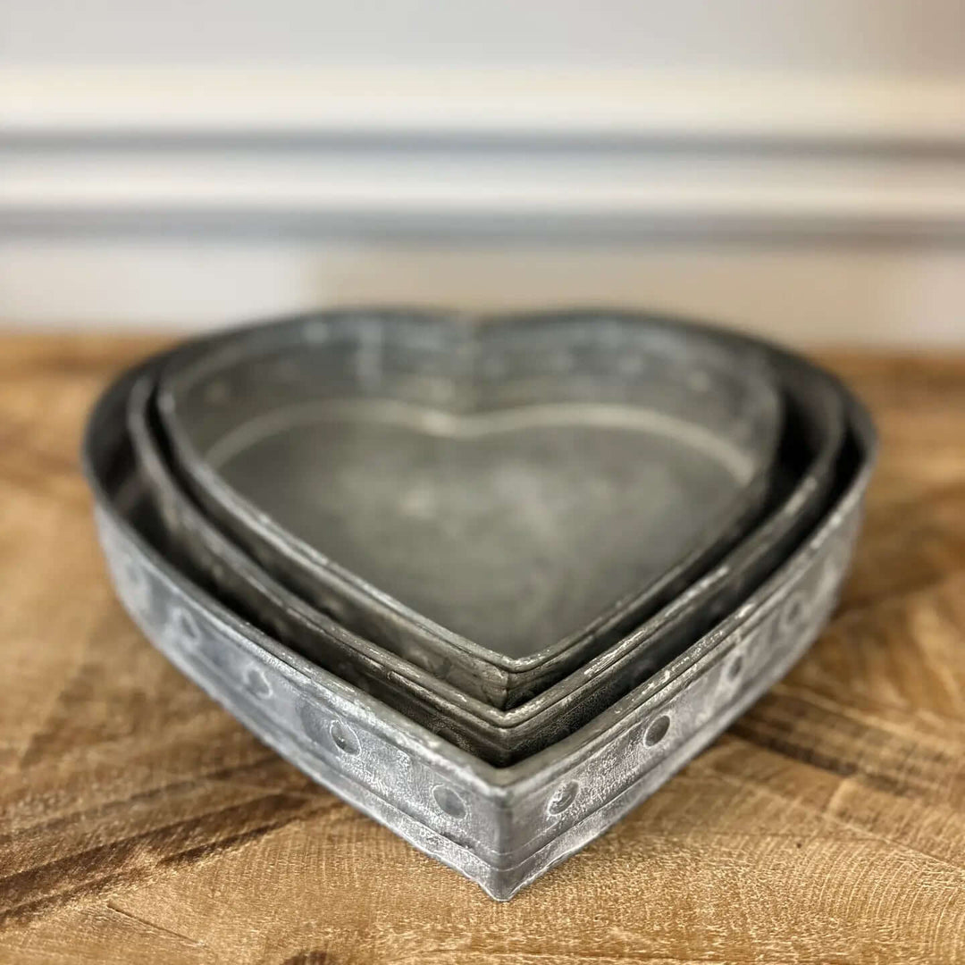 Metal Heart Tray - Set of 3