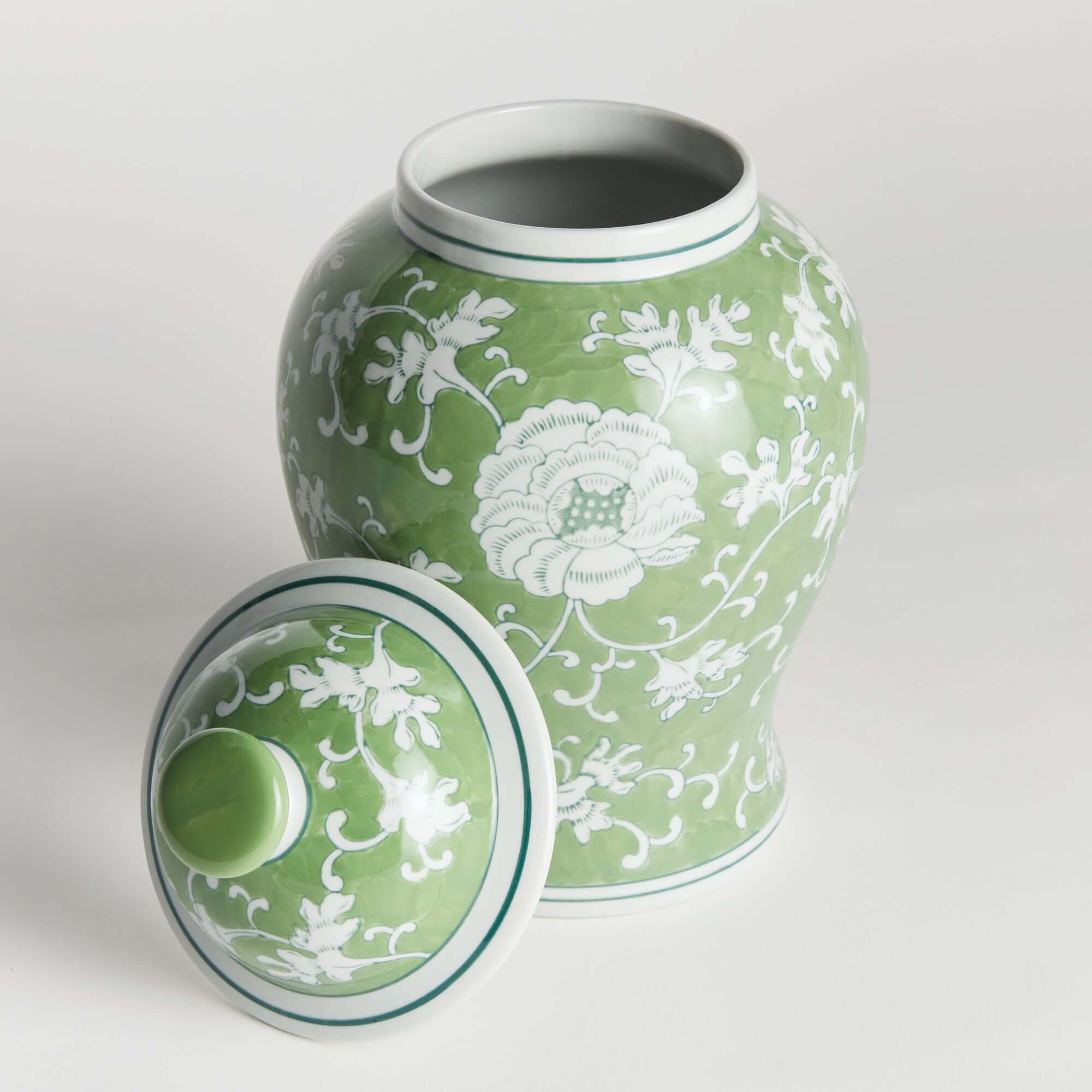 Chinoiserie Lotus Ginger Jar - Elegant Porcelain Décor – Vintage