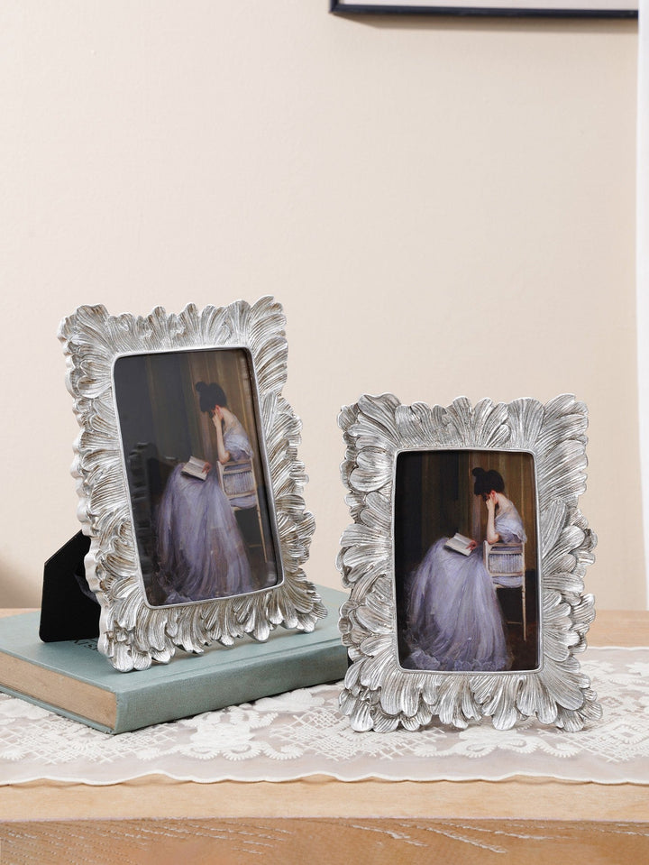 Silver Sculpted Leaf Photo Frames for 4 by 6 and 5 by 7 photographs