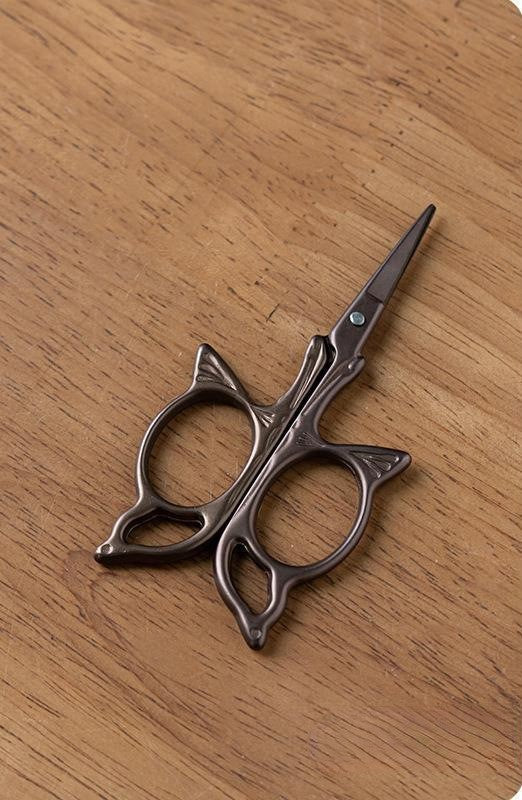 Vintage Style Embroidery Scissors with Random Brocade Sheath