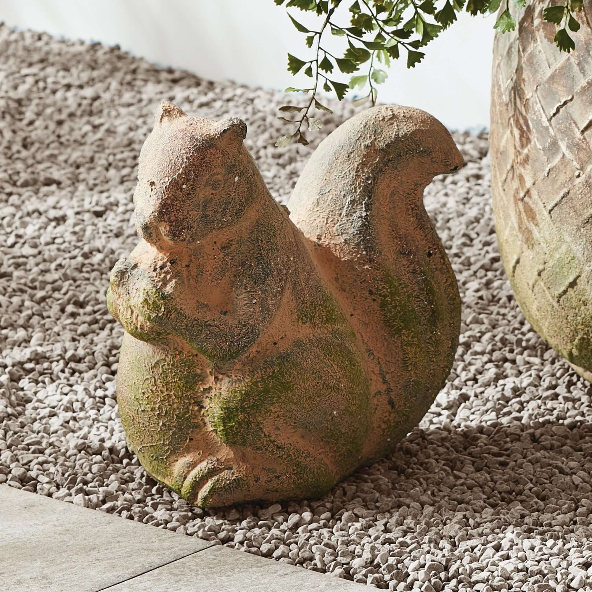 Weathered Moss Terracotta Squirrel Garden Statue – Vintage Shopper